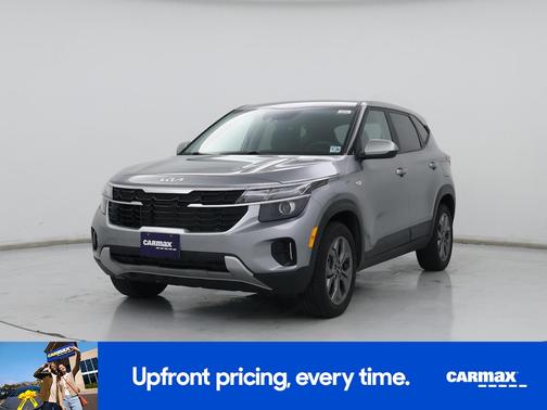 Gray 2024 Kia Seltos LX