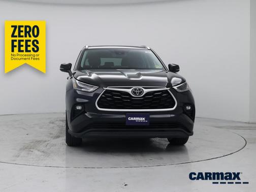 Black 2021 Toyota Highlander XLE