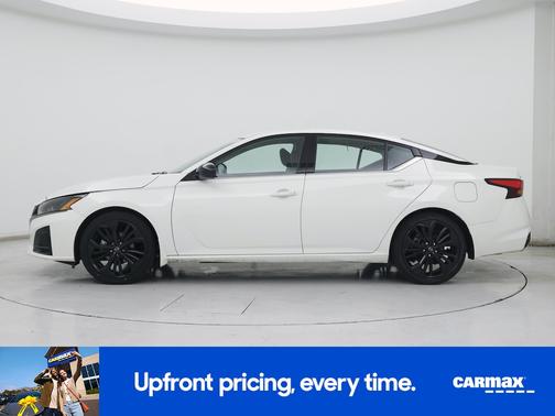 White 2025 Nissan Altima SR