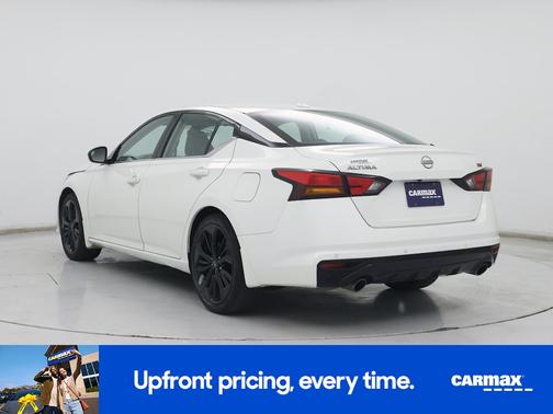 White 2025 Nissan Altima SR