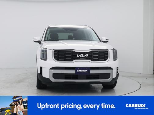 White 2023 Kia Telluride S