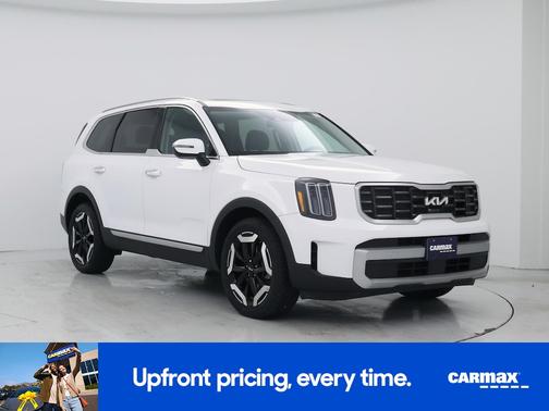 White 2023 Kia Telluride S