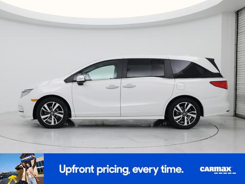 White 2023 Honda Odyssey Touring