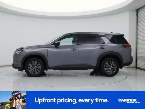2025 Nissan Pathfinder S