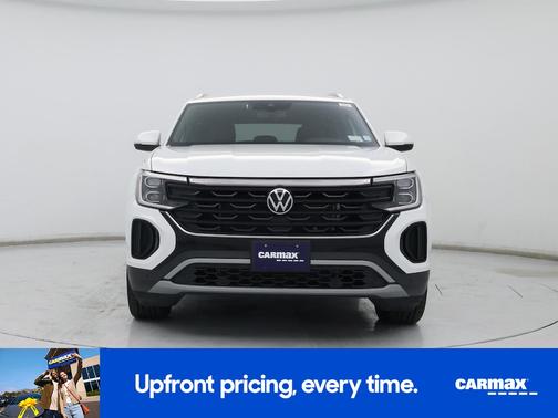 White 2025 Volkswagen Atlas Cross Sport SE w/Tech