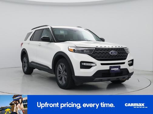 White 2022 Ford Explorer XLT