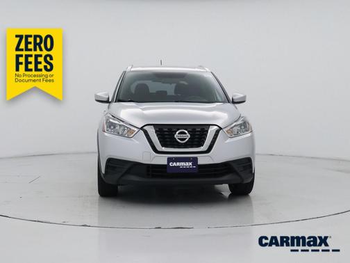 Silver 2018 Nissan Kicks SV