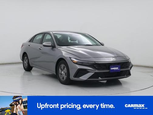 Gray 2025 Hyundai ELANTRA SE