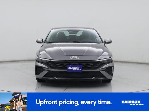 Gray 2025 Hyundai ELANTRA SE
