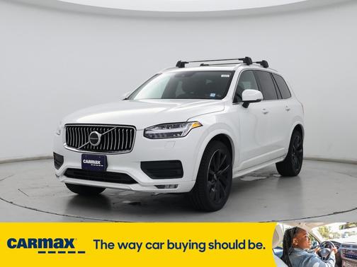 2022 Volvo XC90 T6 Momentum