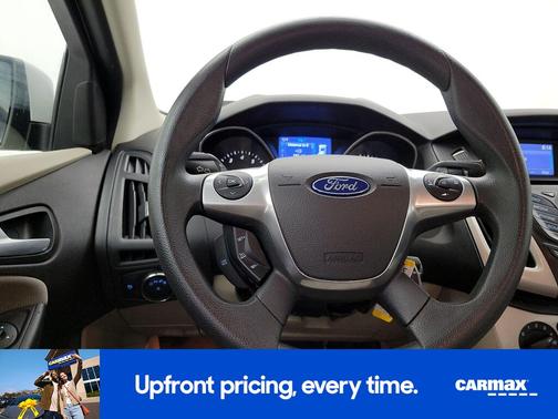 White 2014 Ford Focus SE