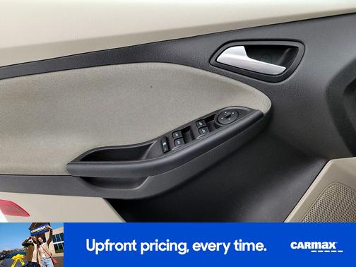 White 2014 Ford Focus SE