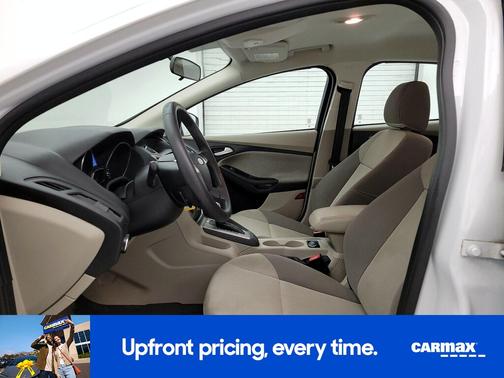 White 2014 Ford Focus SE