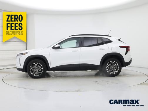 White 2025 Chevrolet Trax LT