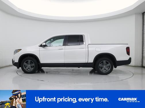 White 2023 Honda Ridgeline RTL