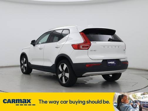 2020 Volvo XC40 T5 Momentum