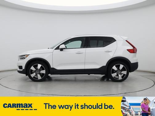 2020 Volvo XC40 T5 Momentum