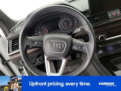 White 2023 Audi Q5 Sportback S-Line Premium