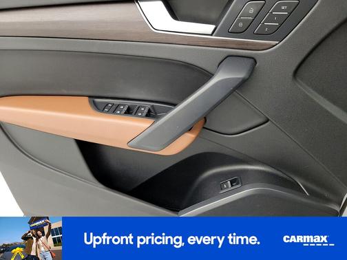 White 2023 Audi Q5 Sportback S-Line Premium