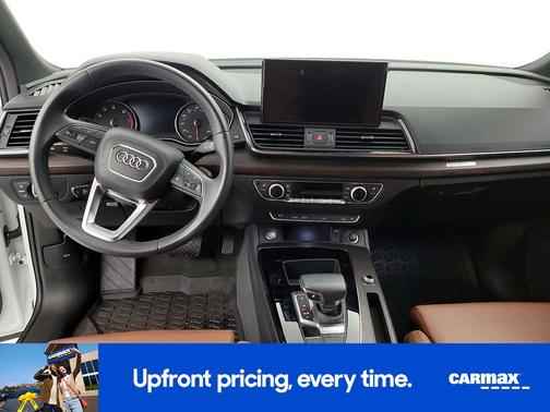 White 2023 Audi Q5 Sportback S-Line Premium