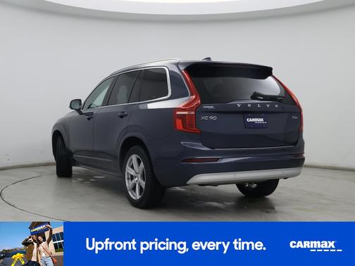 2022 Volvo XC90 T6 Momentum