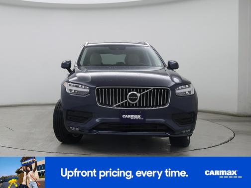 2022 Volvo XC90 T6 Momentum