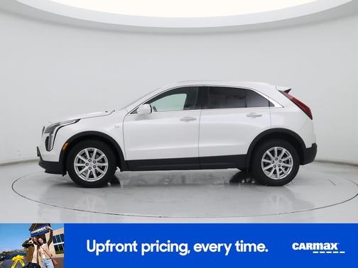 White 2023 Cadillac XT4 Luxury