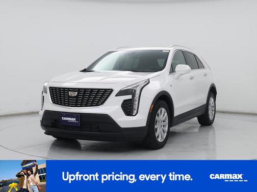White 2023 Cadillac XT4 Luxury