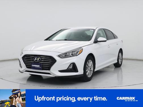 White 2018 Hyundai SONATA SE