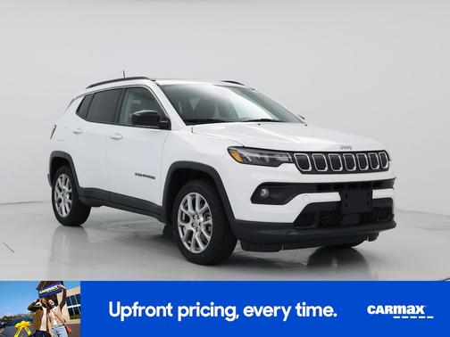 White 2022 Jeep Compass Latitude Lux