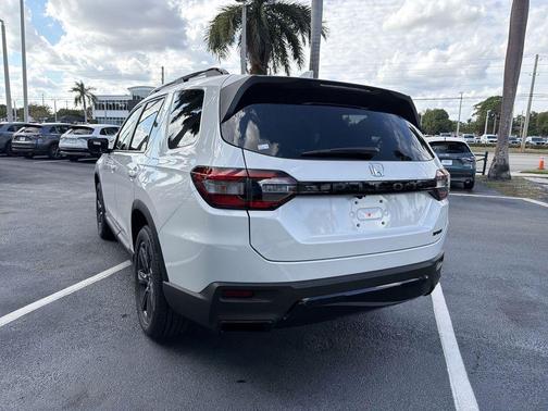 Platinum White Pearl 2026 Honda Pilot Sport