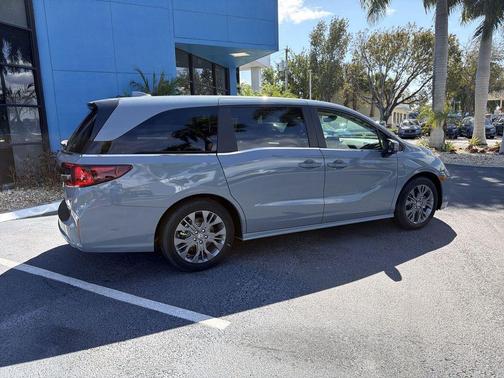 Sonic Gray Pearl 2026 Honda Odyssey Touring