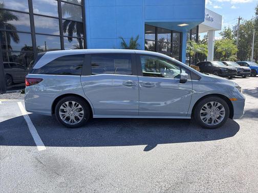 Sonic Gray Pearl 2026 Honda Odyssey Touring
