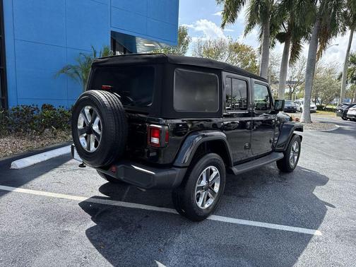 Black Clearcoat 2019 Jeep Wrangler Unlimited Sahara