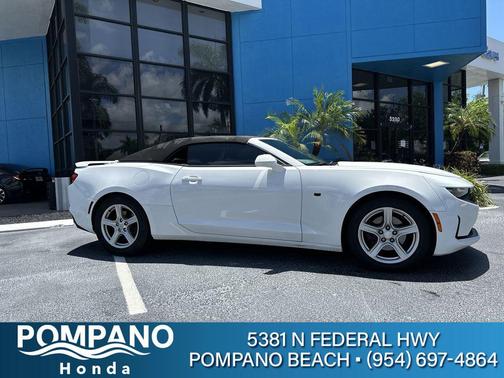 Summit White 2019 Chevrolet Camaro 1LT