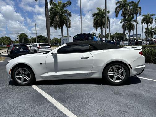 Summit White 2019 Chevrolet Camaro 1LT
