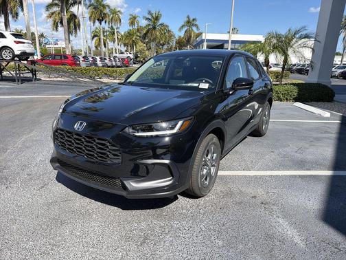 Crystal Black Pearl 2026 Honda HR-V LX