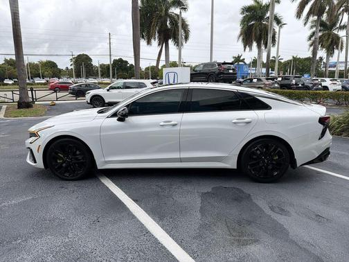 Snow White Pearl 2025 Kia K5 GT