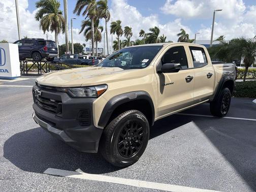 Sand Dune Metallic 2024 Chevrolet Colorado Trail Boss