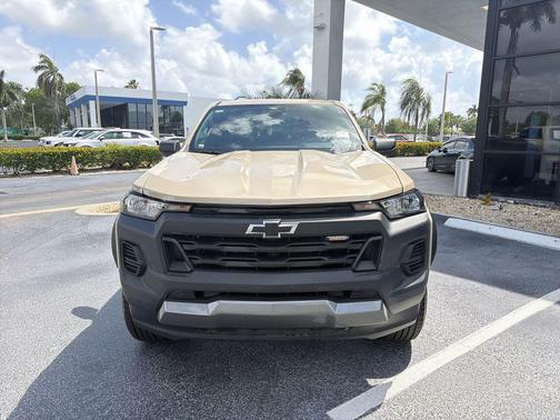 Sand Dune Metallic 2024 Chevrolet Colorado Trail Boss