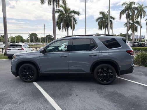 Sonic Gray Pearl 2026 Honda Pilot Black Edition