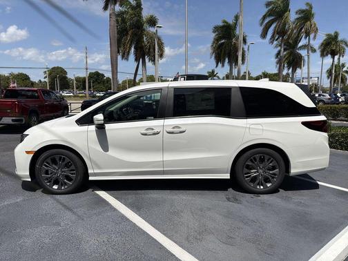 Platinum White Pearl 2026 Honda Odyssey Touring