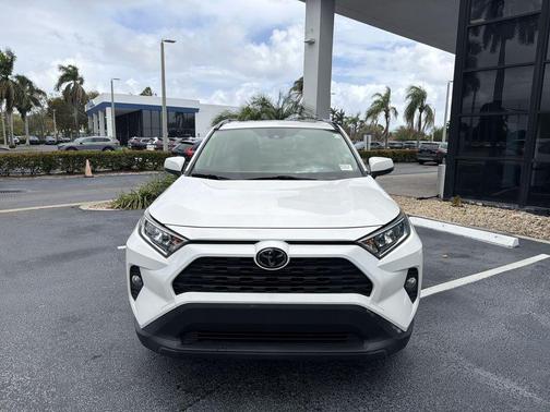 Super White 2019 Toyota RAV4 XLE Premium