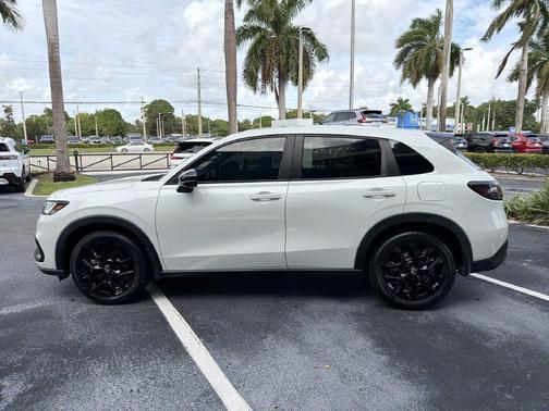 Platinum White Pearl 2024 Honda HR-V Sport