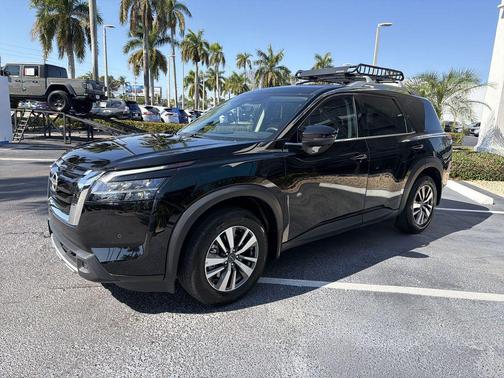 Super Black 2024 Nissan Pathfinder SL FWD