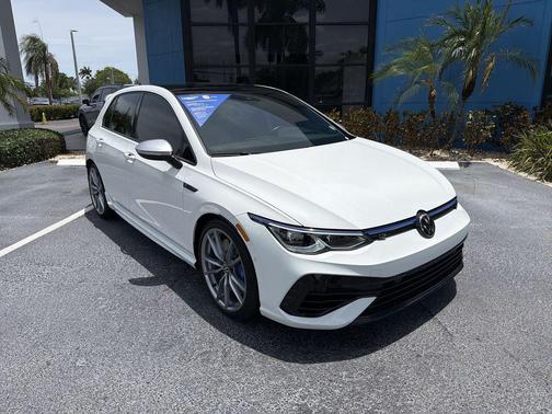 Pure White 2024 Volkswagen Golf R 2.0T DSG