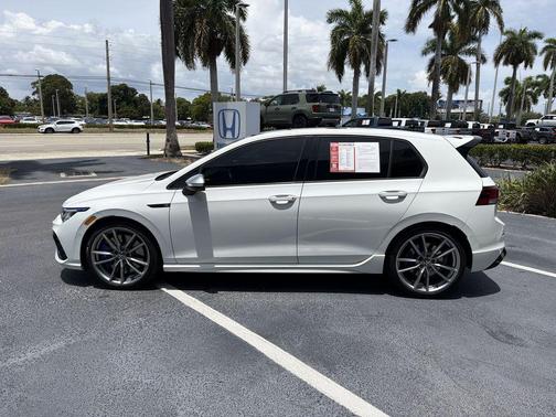 Pure White 2024 Volkswagen Golf R 2.0T DSG