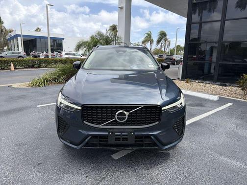 Denim Blue Metallic 2023 Volvo XC60 B5 Plus Dark Theme