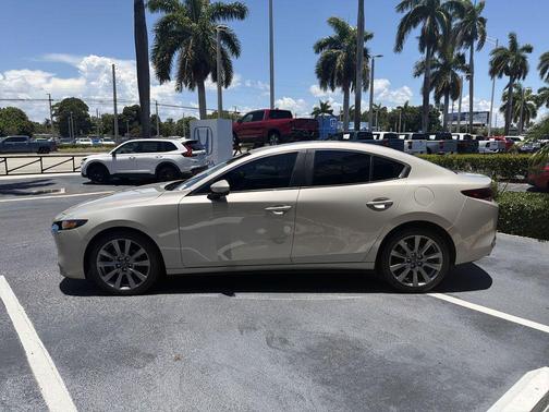 Platinum Quartz Metallic 2024 Mazda Mazda3 FWD w/Preferred Package