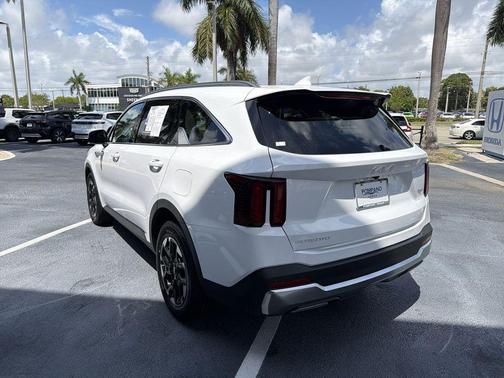 Glacial White Pearl 2026 Kia Sorento S